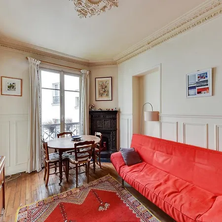 Charming Apartment In Paris By Weekome