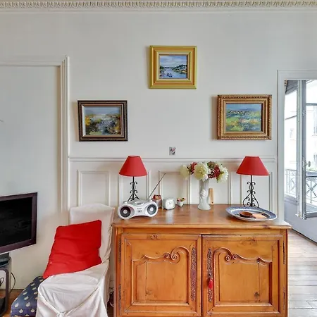 Charming Apartment In Paris By Weekome París