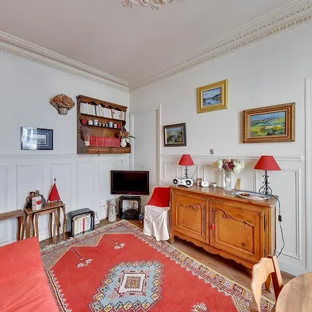 Charming Apartment In Paris By Weekome Apartamento