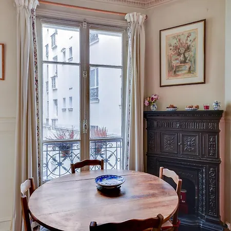 Charming Apartment In Paris By Weekome París